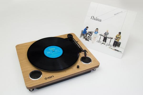 大人気アーチストの12インチEPアナログレコードが話題のターンテArchive LPとだけに同梱500台限定の超レアセットArchive LP fhána version発売！