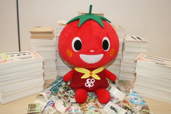 大阪いずみ市民生協　とまとちゃん福祉基金「書き損じはがき募金」のとりくみ報告。１１,６０８名の参加があり、額面で１,５３０万円が寄せられました！