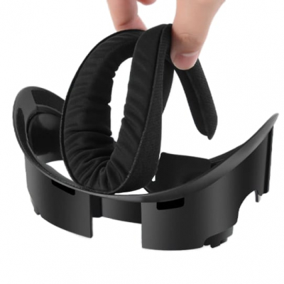 ふっかふかの厚手クッションで頬の締め付けを解消。「HMD快適フェイス