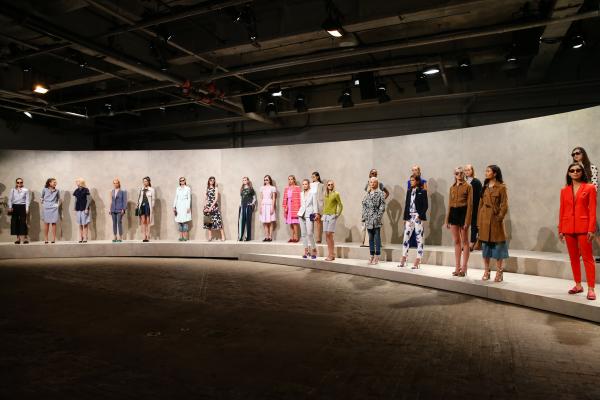 バナナ・リパブリックがニューヨークファッションウィークでSpring 2016 Collectionを発表
