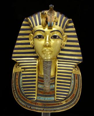 ヘンケル、ツタンカーメンのあごひげを接着　～ヘンケルの接着剤専門家らが古代エジプト王の黄金マスク修復に協力～