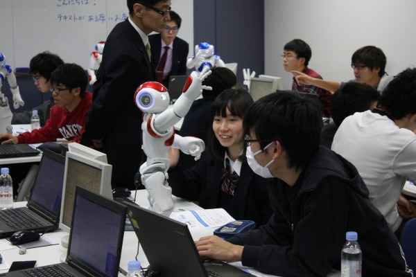 ロボットを使ったIT教育最前線　-「東京都立戸山高等学校　ヒューマノイドロボット プログラミング学習」実施結果報告-