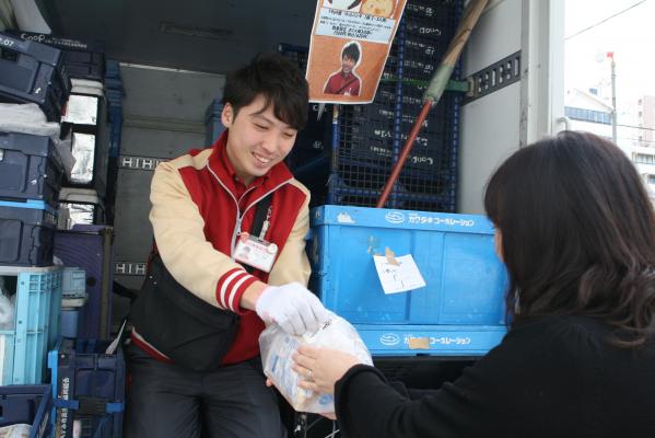 大阪いずみ市民生協は、岸和田市と連携して地域の見守り活動を推進します