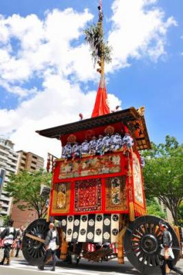 株式会社ティー・ゲート（本社：東京都千代田区、社長：甲斐　聖一）が運営するトラベルサイト「旅の発見」では、2016年6月7日（火）より日本三大祭のひとつ「祇園祭」の有料観覧席を発売します。