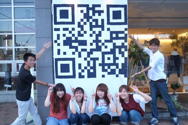 京都デニム 京都の大学生がデニムでつくる 大きなQRコードプロジェクト発表報告