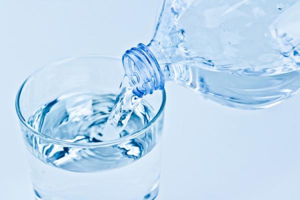 途上国に安全な水を届けよう！”世界の水の日”に日本酒専門店でチャリティイベント開催！ー日本酒と水を飲んで世界の水事情を学ぼうー
