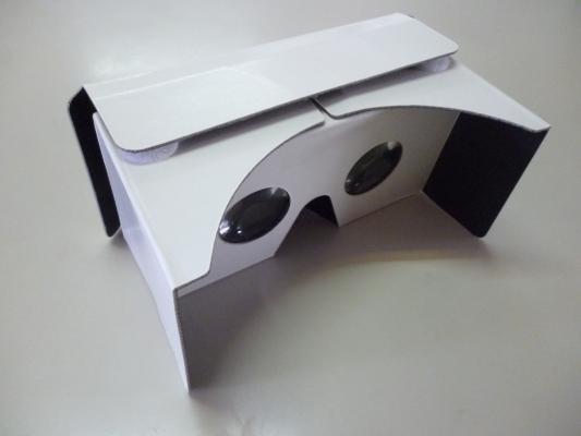 1枚の用紙を「ぐるっ」と巻いて簡単に出来上がる紙製3D VRゴーグル『グルスコ』4月5日出荷開始！　　　