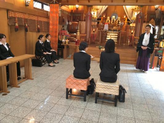 大阪ブライダル専門学校の学生が、岸和田天神宮での新しい神前式を提案！ 保育園の子供たちを招待し、結婚式の魅力を披露！！