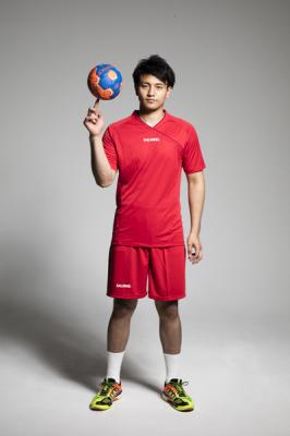 ハンドボール日本代表、東江雄斗選手（大同特殊鋼）がSALMING契約選手に！