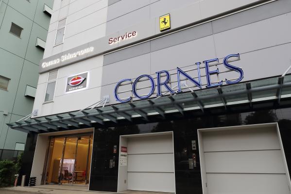 コーンズ・モータース、東雲（東京）と大阪（大阪）のサービスセンターが国内初の「オフィチーナ・フェラーリ・クラシケ」に認定