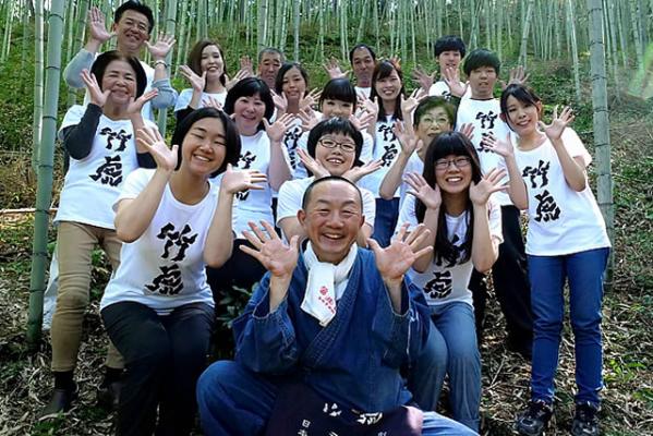 日本唯一の虎竹の里にタイ国より12名の大学博士、教授の方々が来られます。