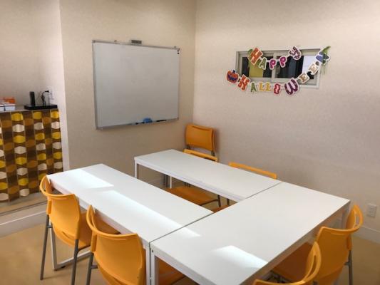 2017年11月7日、貸会議室『NATULUCK川口駅前』がオープン！お子さま同伴OK・飲食OK！6名・8名・24名のお部屋と図書ルームがあります。