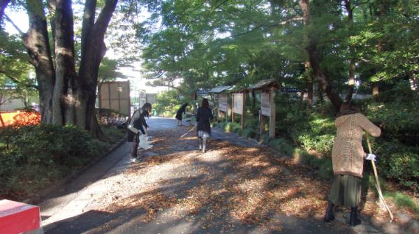 社員ボランティアによる小石川後楽園の清掃活動を4年連続で実施　～地域に根差したCSR活動～