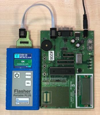 AVRおよびPIC16/PIC18マイクロコントローラ対応Flashプログラムの販売開始