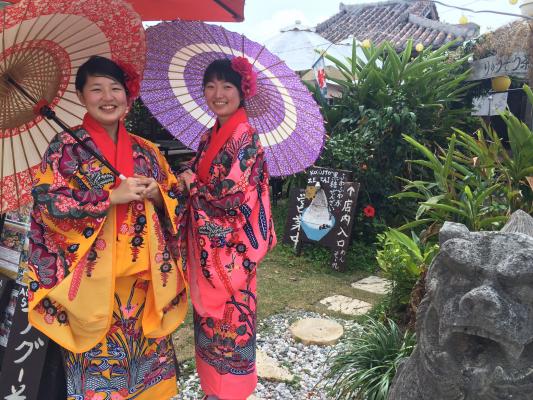 『沖縄　首里・りゅうそう茶屋が、琉装着付体験を５万人突破しました。記念フォトフレームプレゼントキャンペーンを開始いたします。』