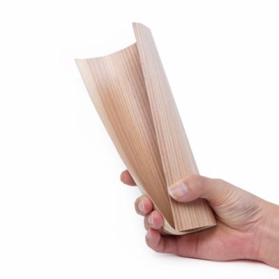 温かみあるノベルティ　“木製の表紙”のノート　9月10日より新発売 薄さ0.4mmで折り曲げ可能 木の質感残して手になじむ CSR活動として　国内間伐材の活用で日本の森を元気に