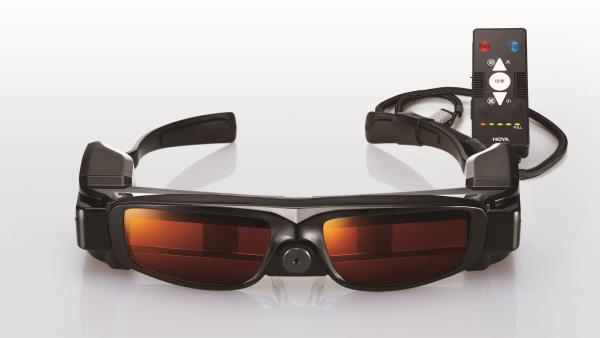 暗所視支援眼鏡 「HOYA MW10 HiKARI」 製品発表会
