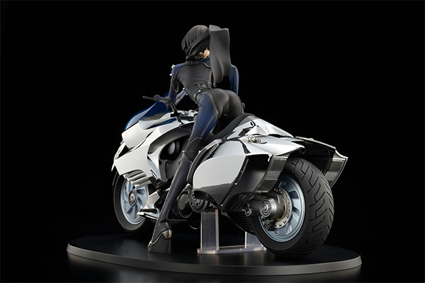 銀色の輝きを纏い、新島真withヨハンナ、再び登場！フィギュア