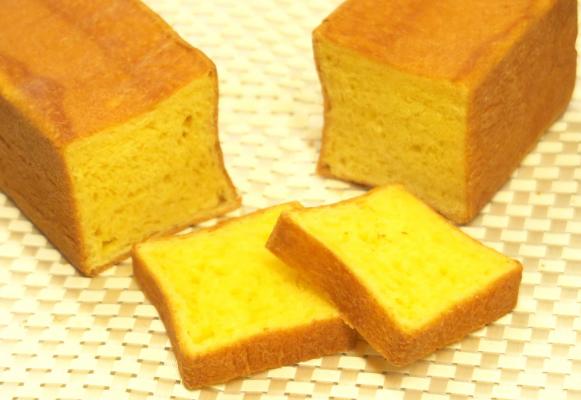 黄金の食パン！たっぷり5倍増しバターとクリーム、卵黄でつくった、とことんリッチな「しっとりバターの黄金食パン」発売開始