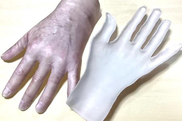 人体部位の立体制作「手」