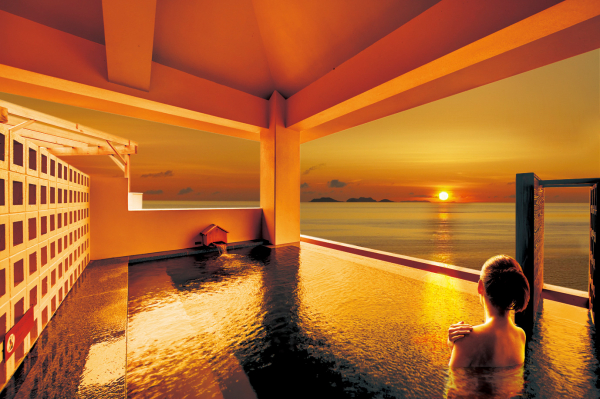 沖縄で話題のあの香り！琉球温泉 瀬長島ホテルのオリジナルアロマが、温泉「 龍神の湯」でも楽しめるようになります。