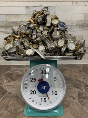 業界初「どんな時計でも1グラム1円買取」開店1か月で10,000グラム超え　大掃除シーズン「もったいない」をお金に　池袋でシニアに人気　時計買取サービス「グラムウオッチ」