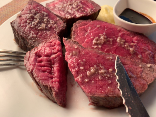 「肉職を増やす」国内に眠るステーキ用の肉を発掘！ 東京のレストランに「ステーキ肉」紹介サービスを開始