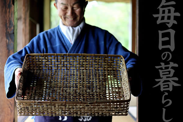 シンプルで現代生活にもマッチする竹の衣装籠が誕生しました。