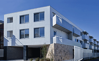 ベルシード綾瀬駅前