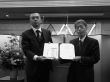 認定式の様子_グレースケール
