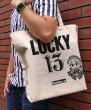 フレッチャーLucky13ラージトート_着用.jpg