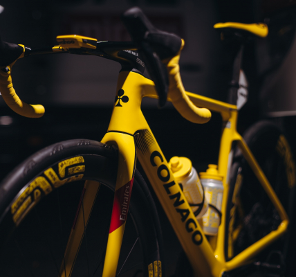 イタリアのロードバイク COLNAGO から、ツール・ド・フランス2024を制